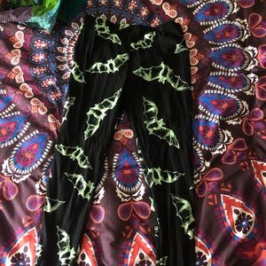 Dollskill bat leggings
